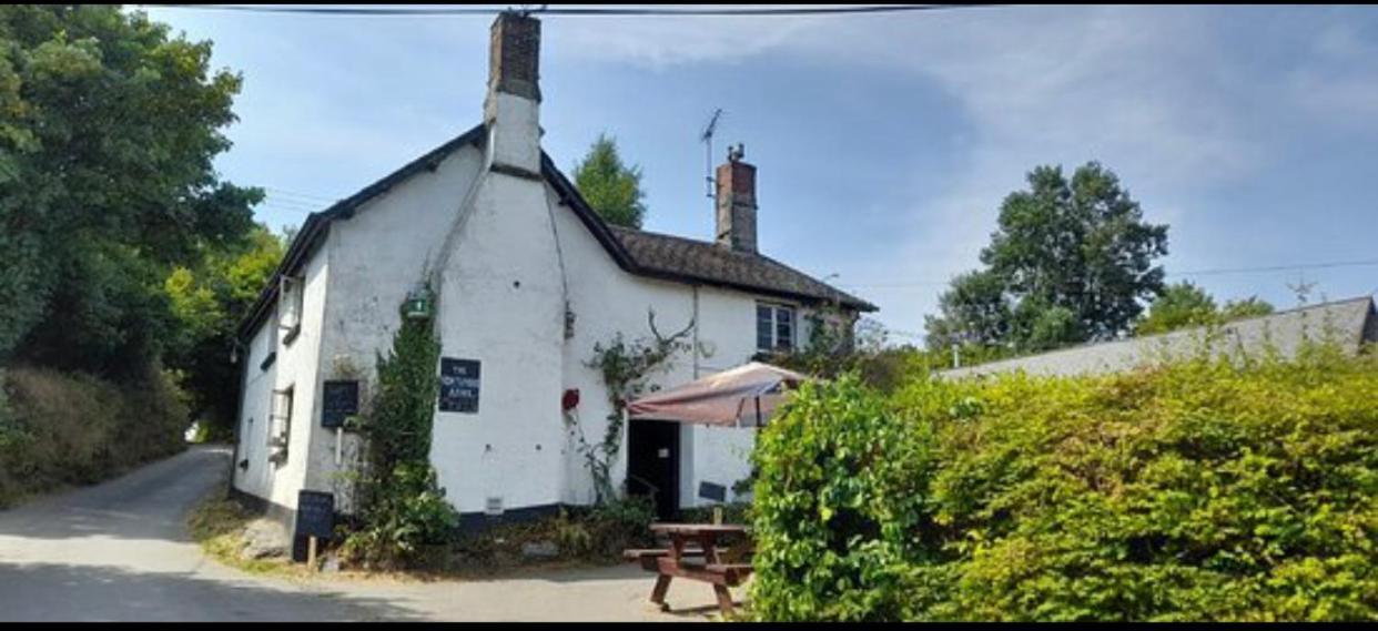 The Northmore Arms Throwleigh Екстер'єр фото